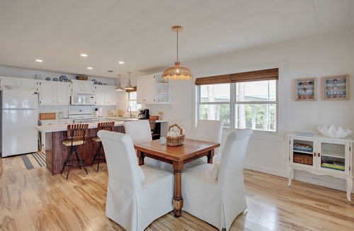 Ochlockonee Bay House | Tiny Tides Waterfront Cottage