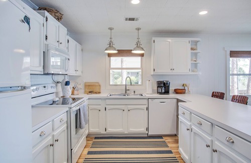Ochlockonee Bay House | Tiny Tides Waterfront Cottage