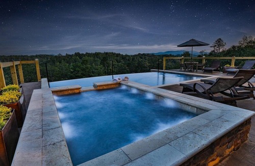 Mineral Bluff Cabin | Toccoa Vista Pool & Spa |Mineral Bluff, GA