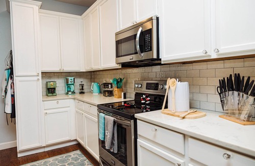 Trafalgar Village House | TOP RATED Resort Villa ♥Disney-Themed Rooms ♥ARCADE Game Room ♥ Private Pool/Spa