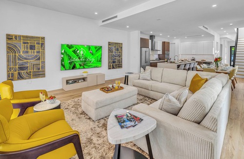 Harbordale House | Townhouse/Heated Pool/Centrally Located/Malibu Key