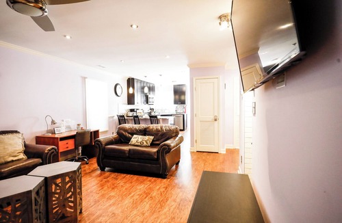 Northeast Raleigh Villa | Townhouse that is minutes from Downtown Raleigh