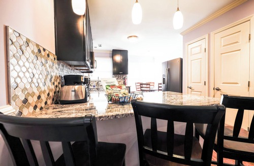 Northeast Raleigh Villa | Townhouse that is minutes from Downtown Raleigh
