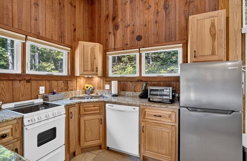 Pickens House | Trail`s Edge Cabin 2Bed, 2Bath next to Table Rock