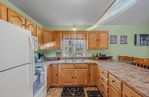 Great Cacapon House | Trails End - riverside | pets | hot tub | wifi | fire pit | grill