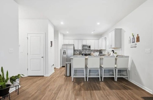 North Raleigh House | Tranquil 3-bedroom house with AC in charming Raleigh