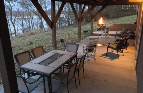 Glasgow Cabin | Tranquil Cabin on Barren River Lake