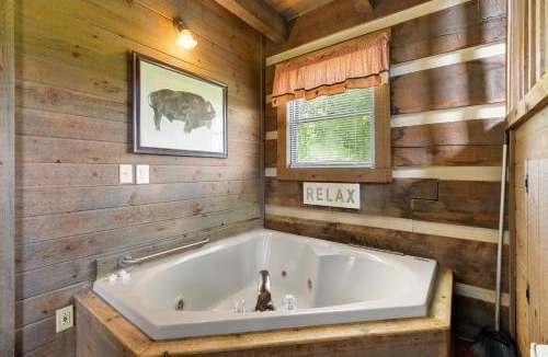 Fancy Gap House | Tranquil Cabin with Jacuzzi, Porch Swing, and Mountain Views! Cabin 3
