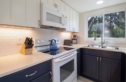 Ocean Ridge House | Tranquil cottage overlooking the golf course