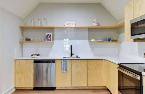Mount Mourne Apartment | Tranquil Lakefront Carriage House with Dock