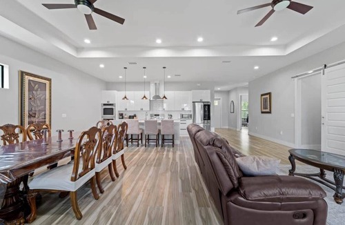 Rotonda Heights House | Tranquil location Close to Beaches Lake Front