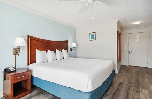 Atlantic Beach Hotel | Tranquil Ocean View Suite, with Pool: Ideal for Adventure Seekers & Sunshine
