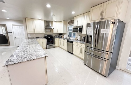Lake Clarke Shores House | TRANQUIL PALM BEACH 5BR/4BA HOME - PRIVATE POOL - HOT TUB - HOME THEATER