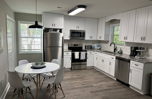 Murrells Inlet House | Tranquil Private Home, Heart of Inlet, easy walk to Marshwalk and Restaurants