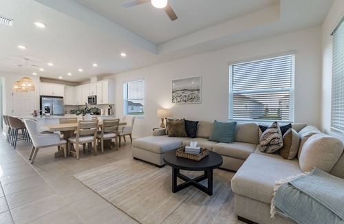 Braden River House | Tranquil Vacation Haven in Vibrant Waterside Community