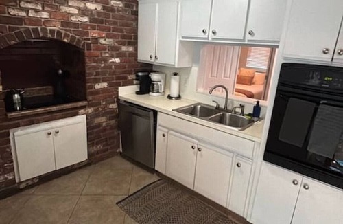 Melaleuca Gardens House | Tranquil Waters Charming 3-bedroom house Heated Pool serene Dania Beach