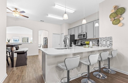 Westside House | TREAT YOURSELFnSpacious 4-bedroom house with WiFi and AC in awesome Jacksonville