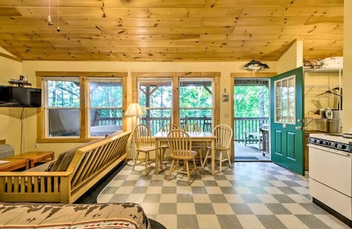 Bryson City Cabin | Tree Cabin with a Private Hot Tub near Nantahala National Forest in North Carolina