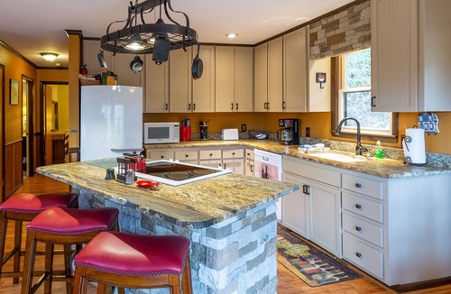 Sylva House | Tree Tops - Comfy Home w/Long Range Mountain Views - Hot Tub! Fire Pit! Great Location!