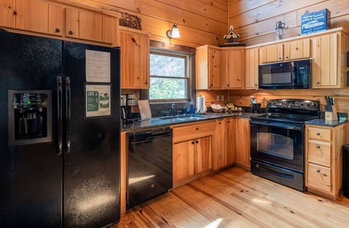 Topton Cabin | Treehouse- Pet Friendly, Luxury Log Cabin Rental on Creek, Fly-fishing, Hot Tub, Rafting-Nantahala NC