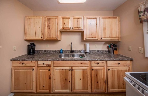 Luray House | Treetop Hideaway/Stunning Views/Dog friendly