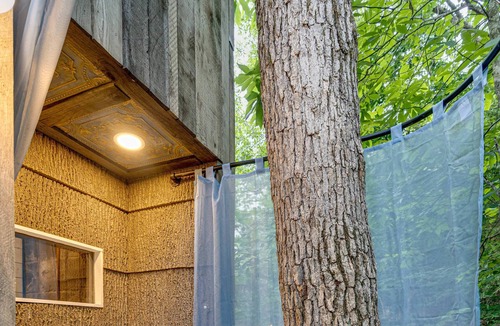 Chattanooga Cabin | Treetop Hideaways: The Redbud Treehouse