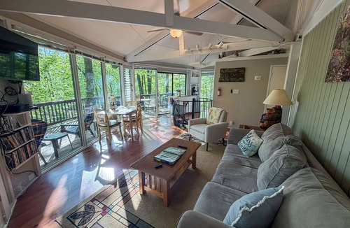 Big Canoe Cabin | Treetopper Knoll Chalet in Big Canoe