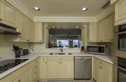 Truman Annex Condo | TROPICAL EXECUTIVE at The Truman Annex in Key West