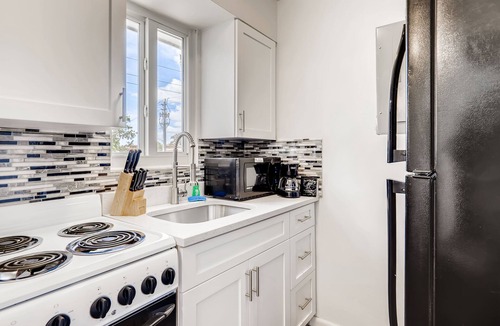Palm Beach Shores Apartment | *Tropical Getaway in Singer Island * Sunny Studio*