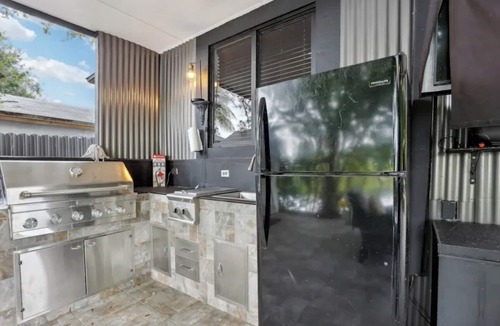 Opa-Locka House | Tropical Miami Oasis