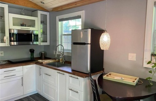 Longbeach Village House | Tropical Paradise - boutique house and cottage with outdoor entertainment deck