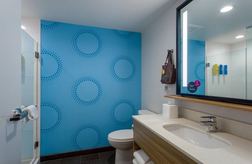 New River Hotel | Tru by Hilton Radford, VA