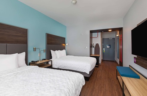 Lexington Hotel | Tru by Hilton University Medical Center