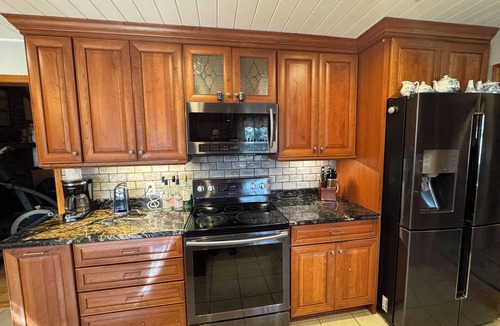 Reed Creek House | Tucked Away: Waterfront, Hot Tub, Pickleball, 9 Guests, High End Kitchen & Baths
