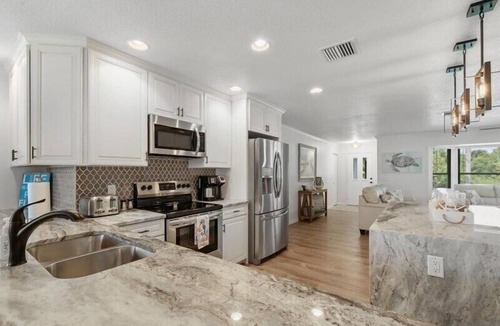 Englewood East House | Turquoise Turtle - pool and spa, beautifully furnished