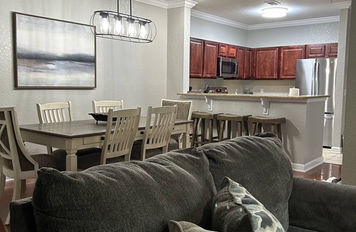 Four Corners Condo | Tuscan Villa 3br/2ba Bldg 1 beside pool with hot tub near Disney and Golf