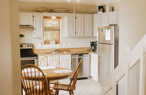 Rogersville House | Twin Rivers Cabin of Rogersville “Fisherman’s Paradise"