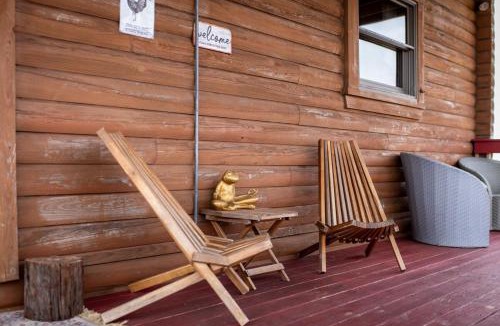 Okeechobee House | Twins Red Cabin Escape