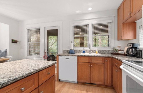 Surfman's Walk House | Two-bedroom cottage tucked away in the peaceful maritime forest