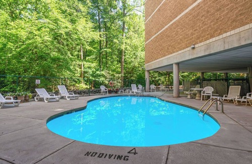 Gatlinburg Condo | two bedroom condo sleeps 6 persons