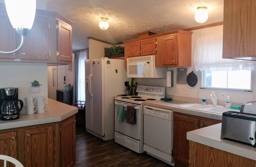 Sunset Beach House | Two Bedroom less than 10 minutes to Sunset Beach - Pet Friendly!