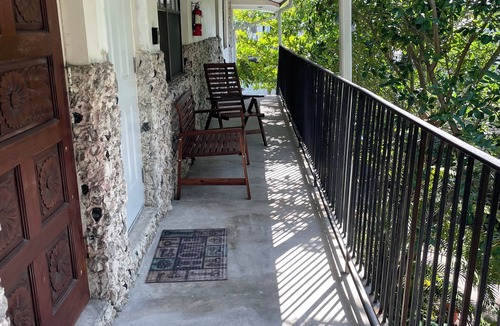 Sailboat Bend Apartment | Two beds in apartment in Ft. Lauderdale