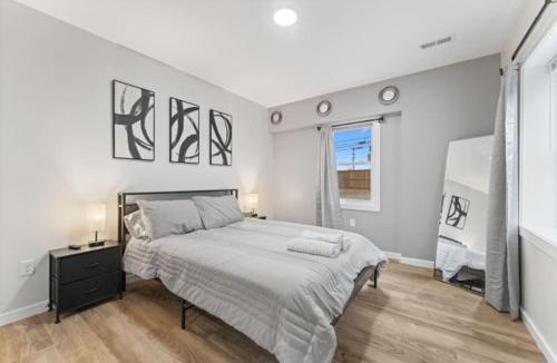 Centreville House | Two Dulles homes 1 price sleeps 16 w/EV parking