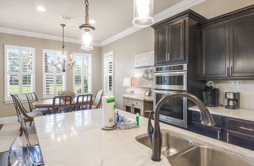 Villa Lago House | Two Golf Carts ~ Golf Course View ~ Community Pool