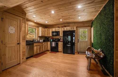 Fairview Cabin | Two Modern Cabins Retreat Near Asheville