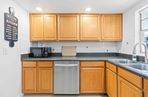 Rockledge House | Two Palms Heated Pool Retreat