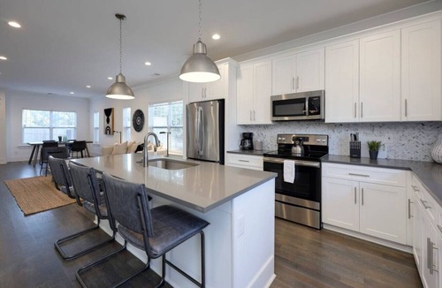Charlotte Park Villa | Two Spectacular Homes- 20 Guests - Outdoor Patio