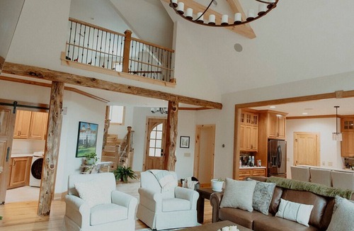 Old Town House | Unique 5-bedroom 4.5 Bath house in Pinehurst, walking distance to clubhouse