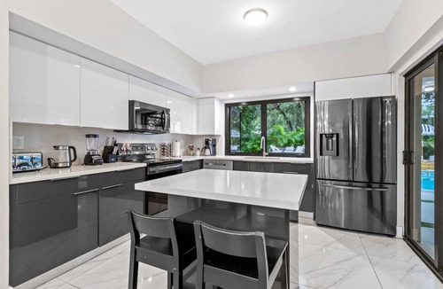 Golden Glades Villa | Unique Villa w/Fire Pit+Mini Golf & Grill | Lots of Great Games!