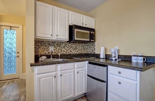 Surf City Hotel | Unit 101D at Tiffany's Motel